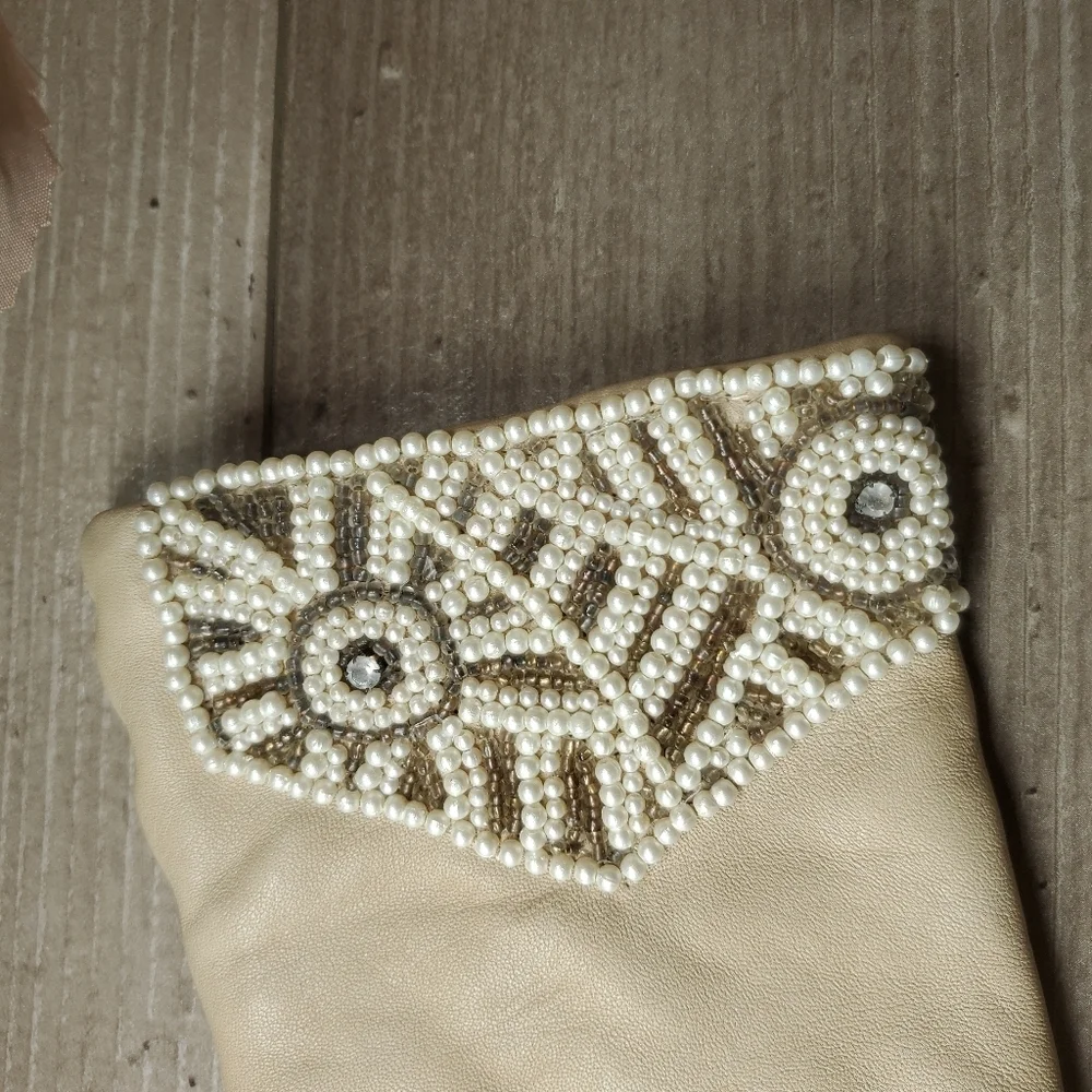 Vintage Beaded Leather Gloves Women's Size Medium Beige Cream
